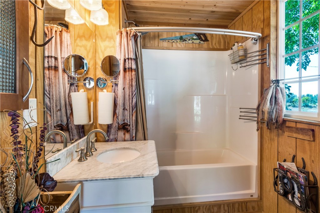 37547 Oak Glen Road Property Photo 56