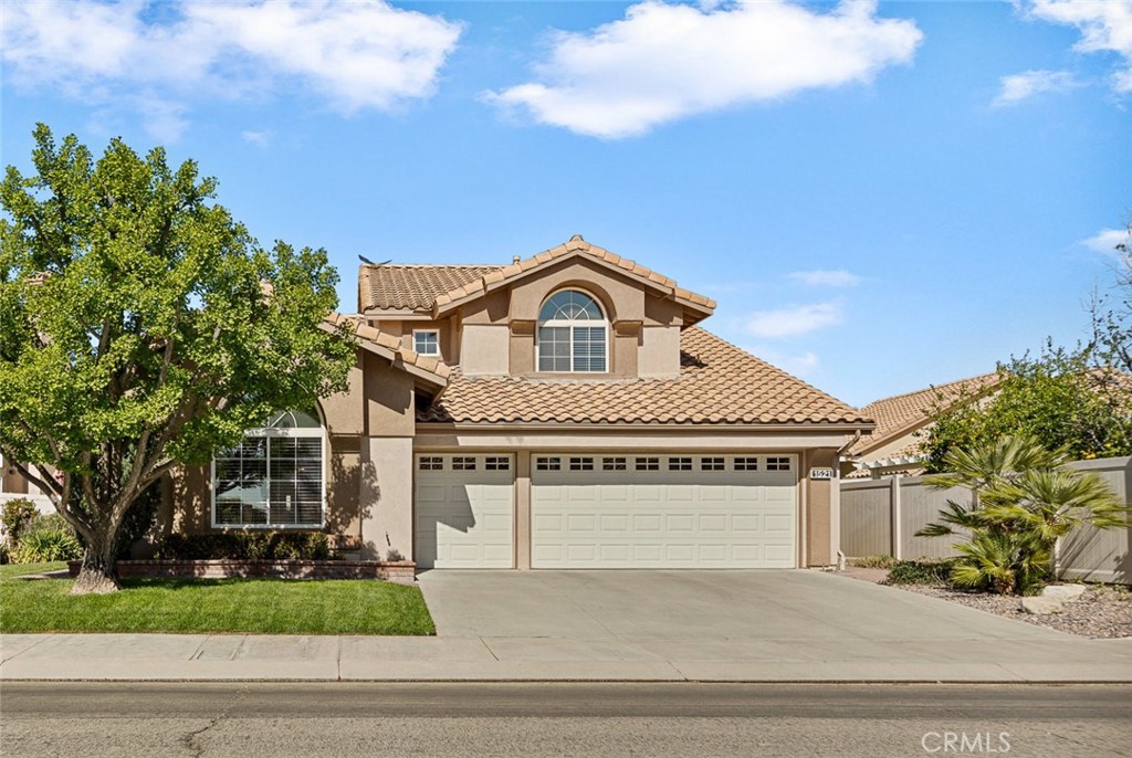 1521 Fairway Oaks Avenue Property Photo 2