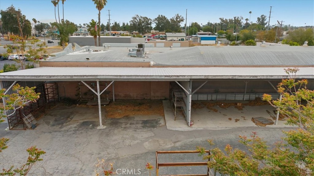 24821 Redlands Blvd Property Photo 4