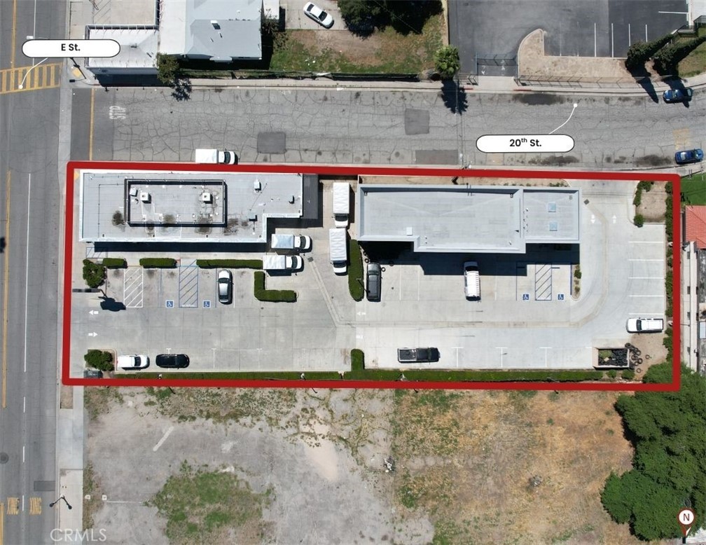 1976 N E Street Property Photo 2