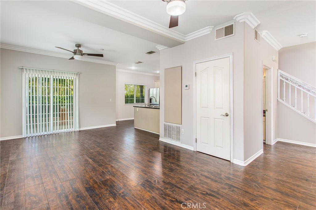 1200 E Highland Avenue 402 Property Photo 6