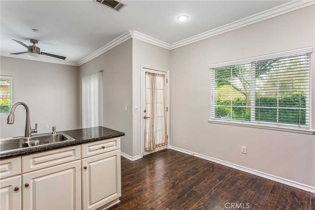 1200 E Highland Avenue 402 Property Photo 13