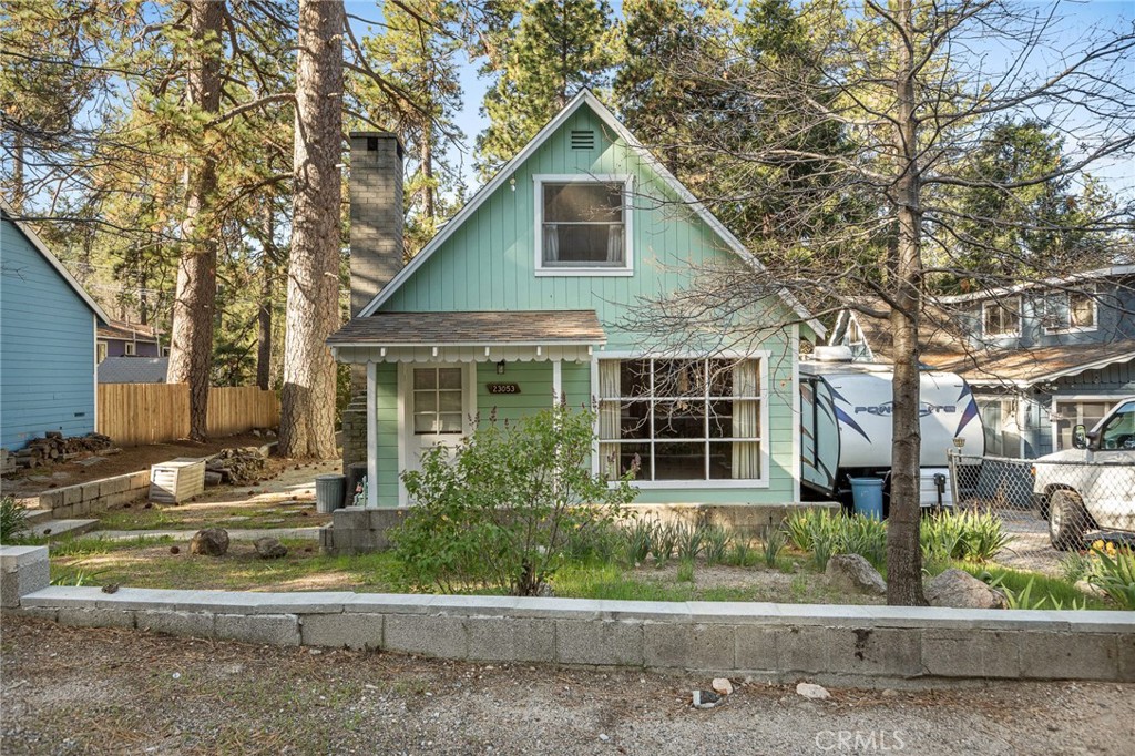 23053 Pine Lane Property Photo