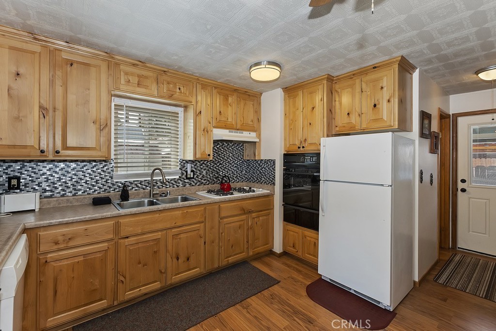 320 W Fairway Boulevard Property Photo 8