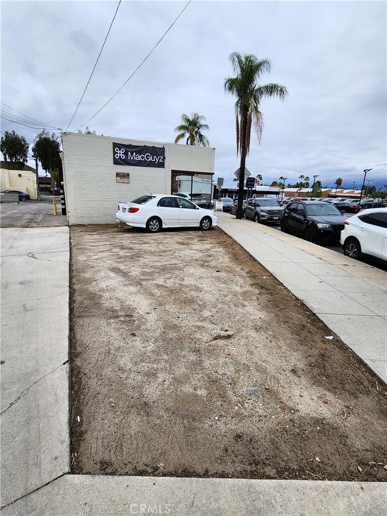 414 E Redlands Boulevard Property Photo 8