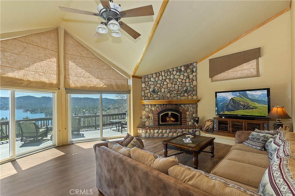 1161 Nadelhorn Drive Property Photo 6