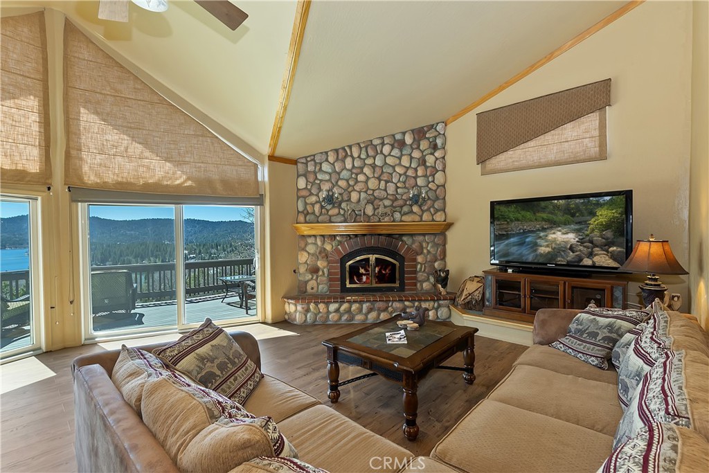 1161 Nadelhorn Drive Property Photo 7