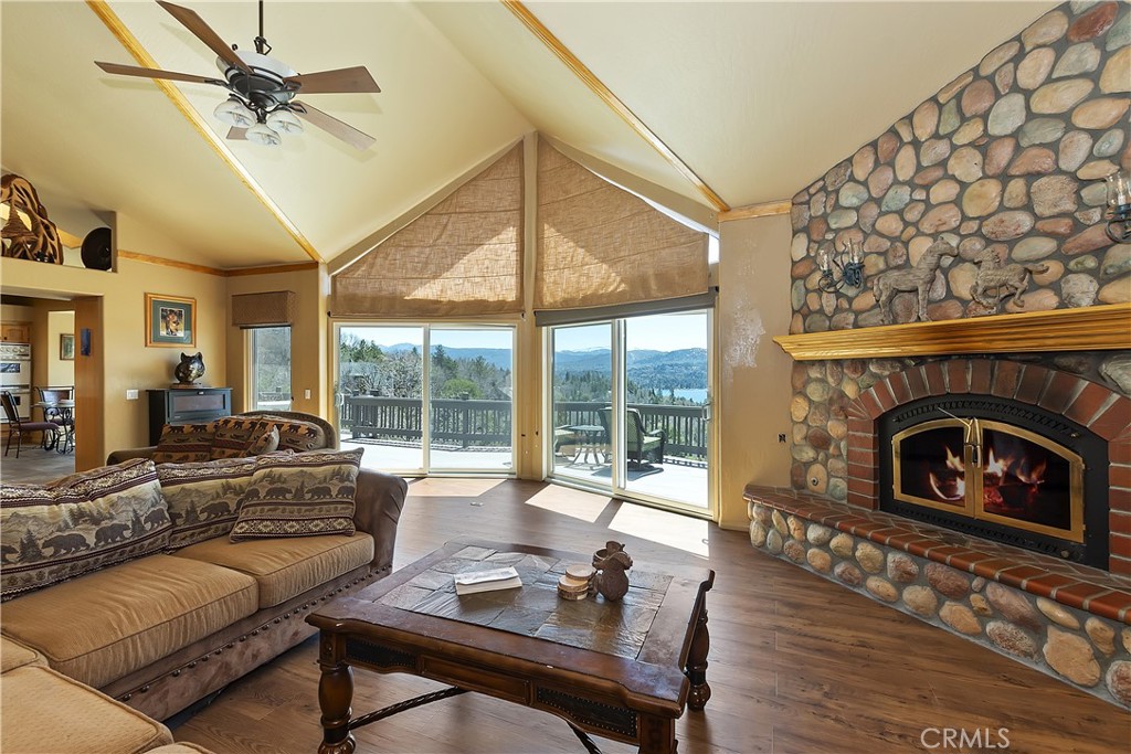 1161 Nadelhorn Drive Property Photo 9