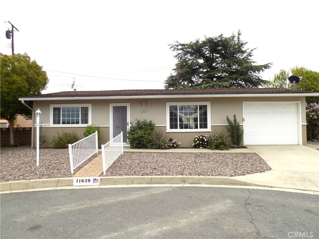 11639 Lennox Street Property Photo 2