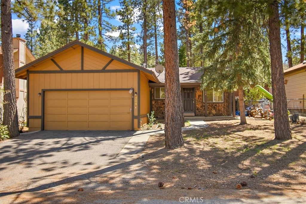 304 E Mojave Boulevard Property Photo 2