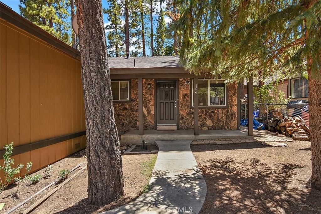 304 E Mojave Boulevard Property Photo 3