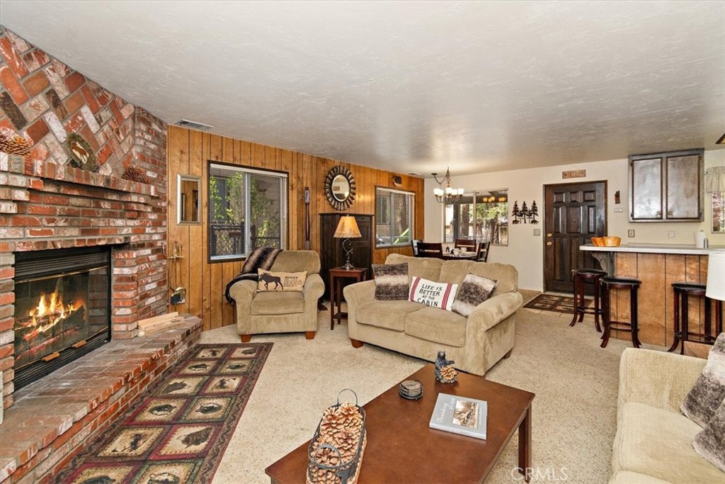 304 E Mojave Boulevard Property Photo 5