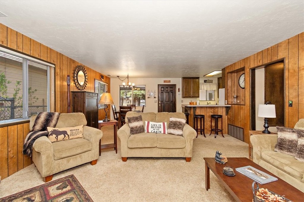 304 E Mojave Boulevard Property Photo 6