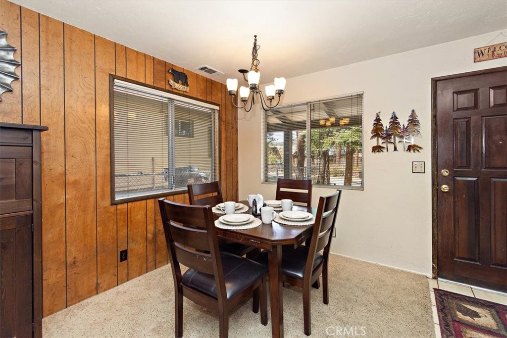 304 E Mojave Boulevard Property Photo 9