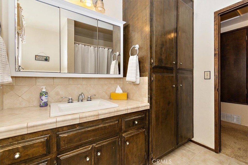 304 E Mojave Boulevard Property Photo 13