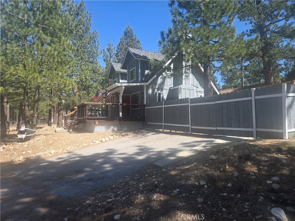 301 Downey Drive Property Photo 2