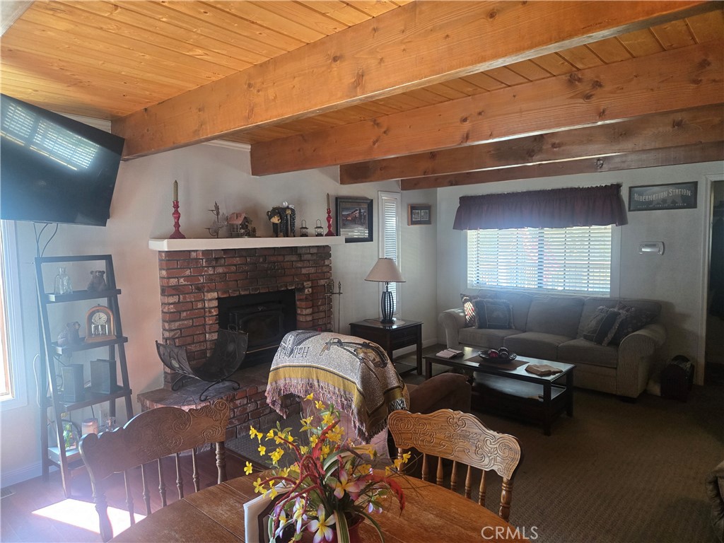 301 Downey Drive Property Photo 8