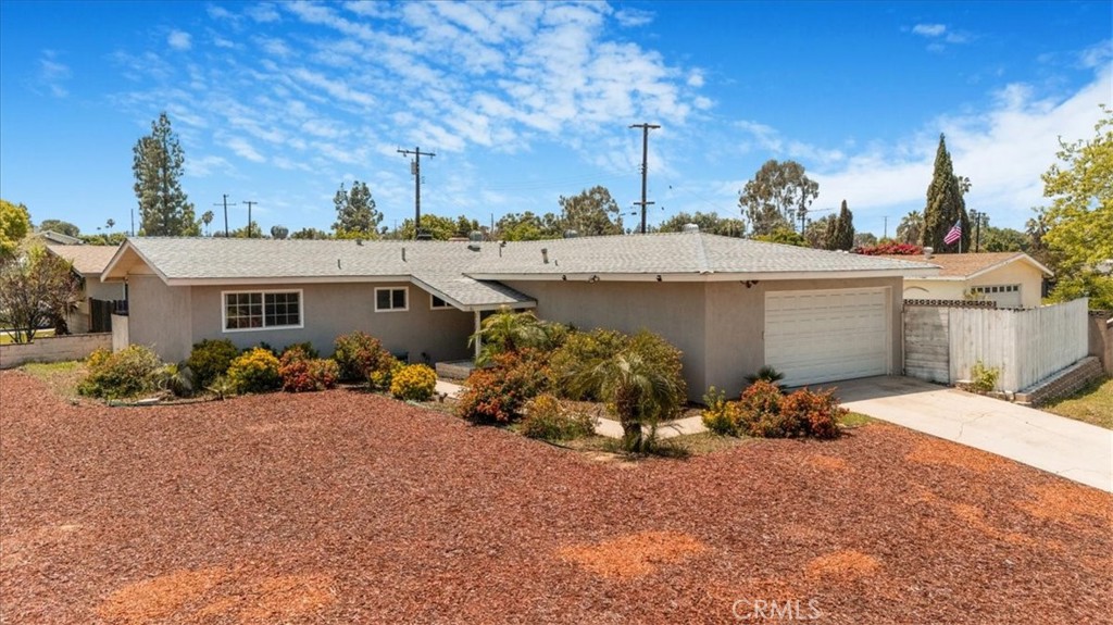 327 Naomi Street Property Photo 1