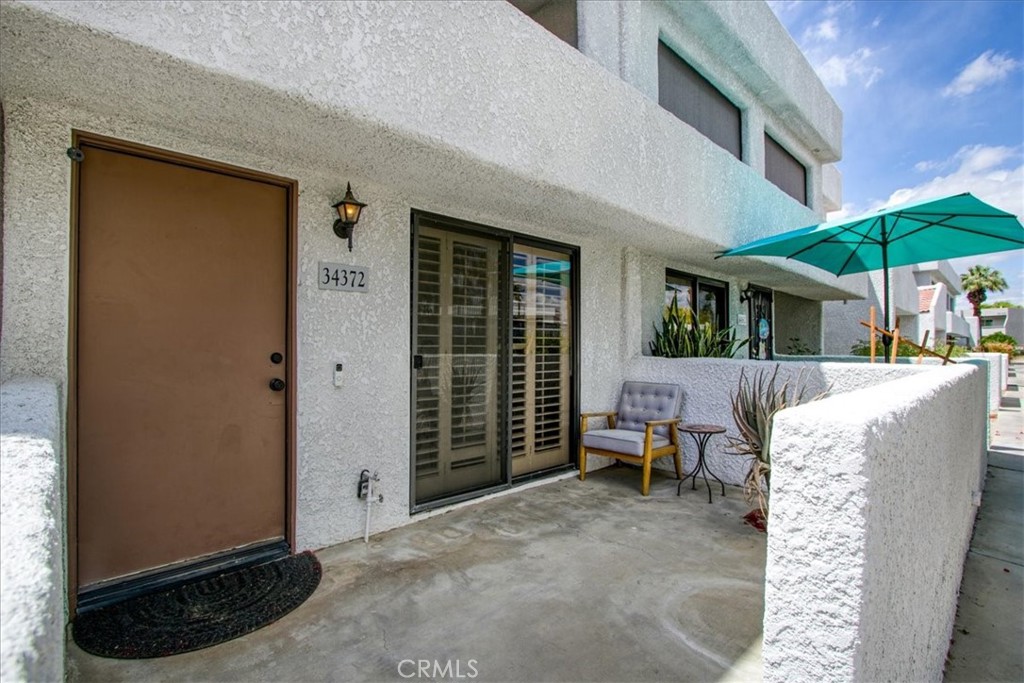 34372 Laura Way Property Photo 1