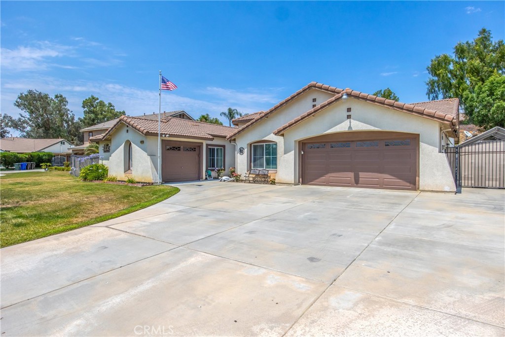 33490 Gene Autry Circle Property Photo 2