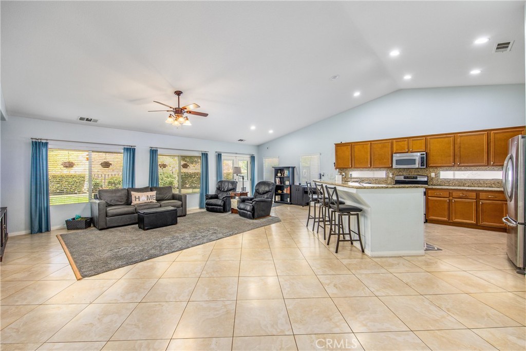 33490 Gene Autry Circle Property Photo 8