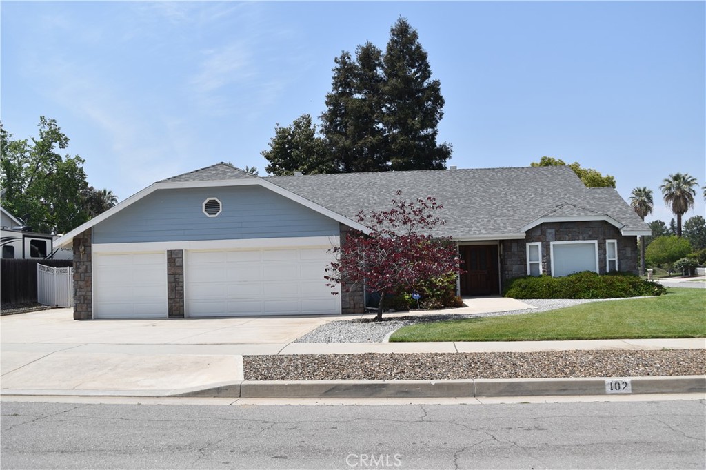 102 Klamath Street Property Photo 1