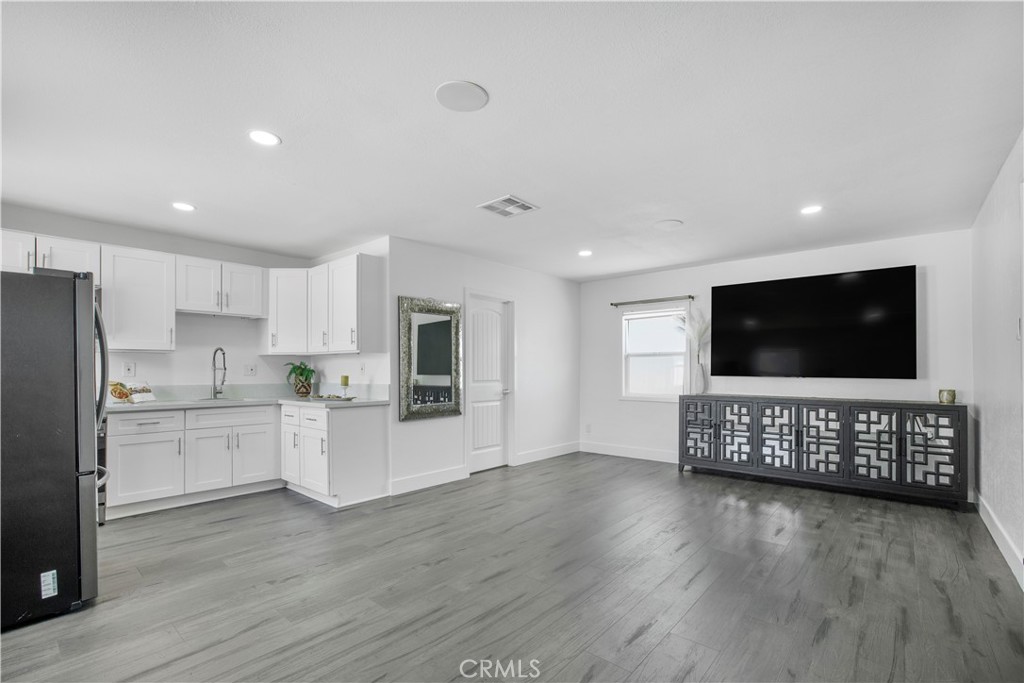 4155 Euclid Court Property Photo 12