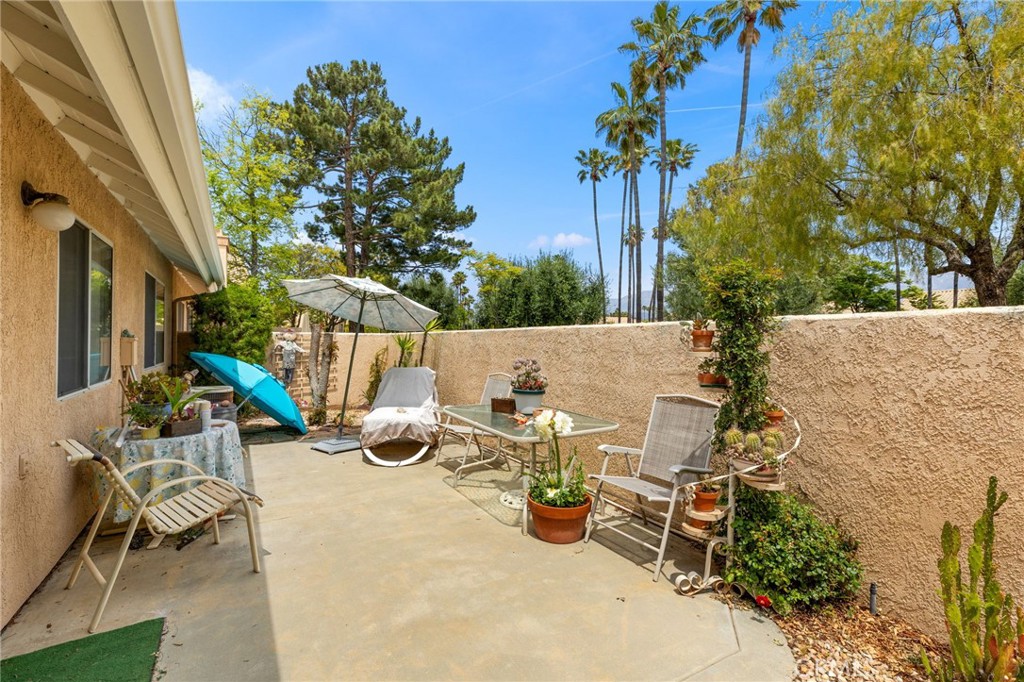 672 La Quinta Drive Property Photo 10