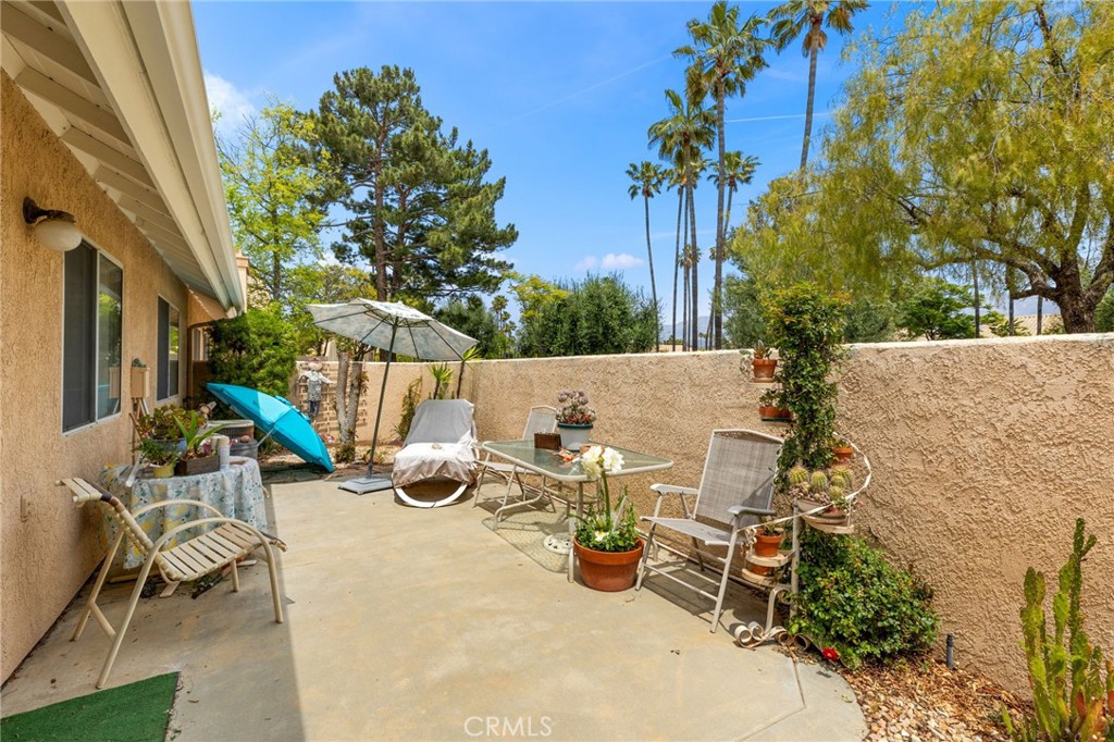 672 La Quinta Drive Property Photo 13