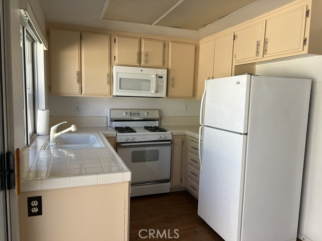 672 La Quinta Drive Property Photo 29