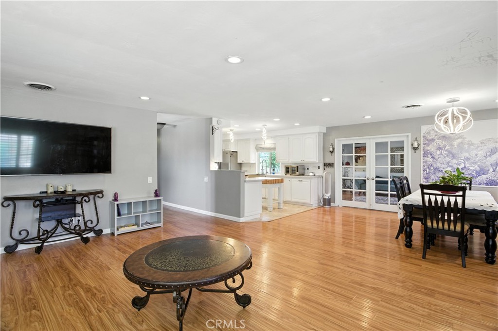 1104 East 41st Street Property Photo 9