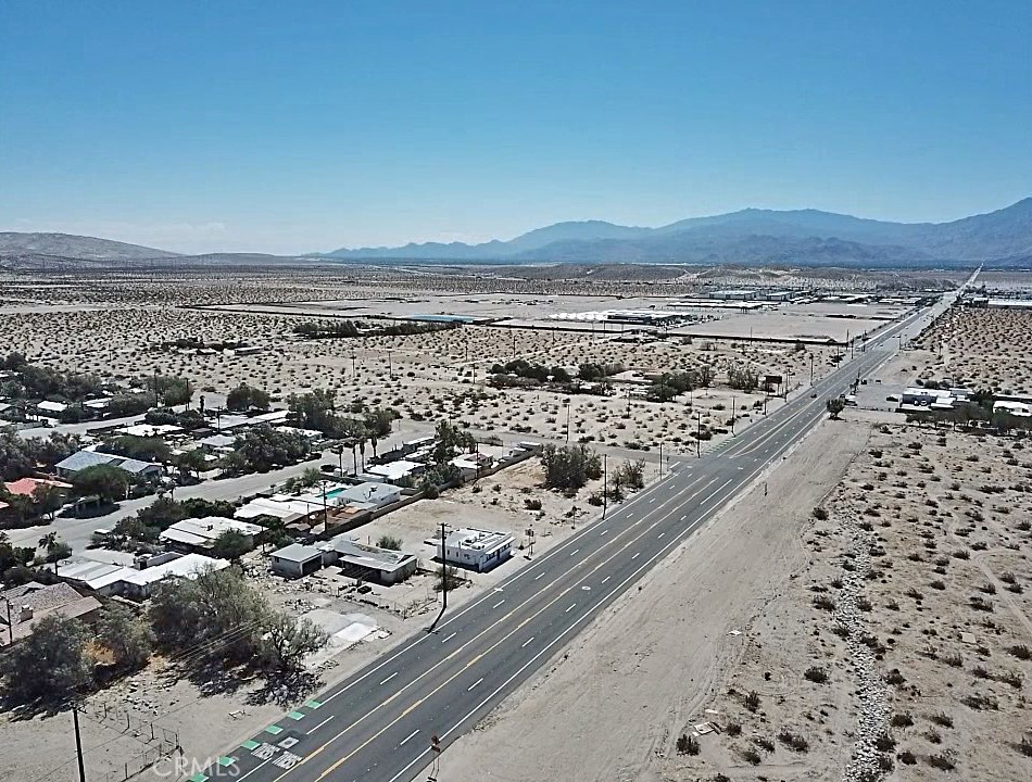 17380 N Indian Canyon Drive Property Photo 3