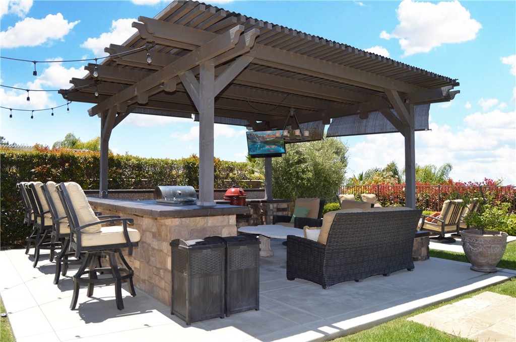13622 Canyon Crest Road Property Photo 6