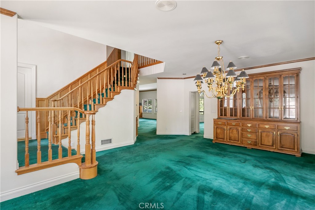 109 S Fairway Drive Property Photo 5