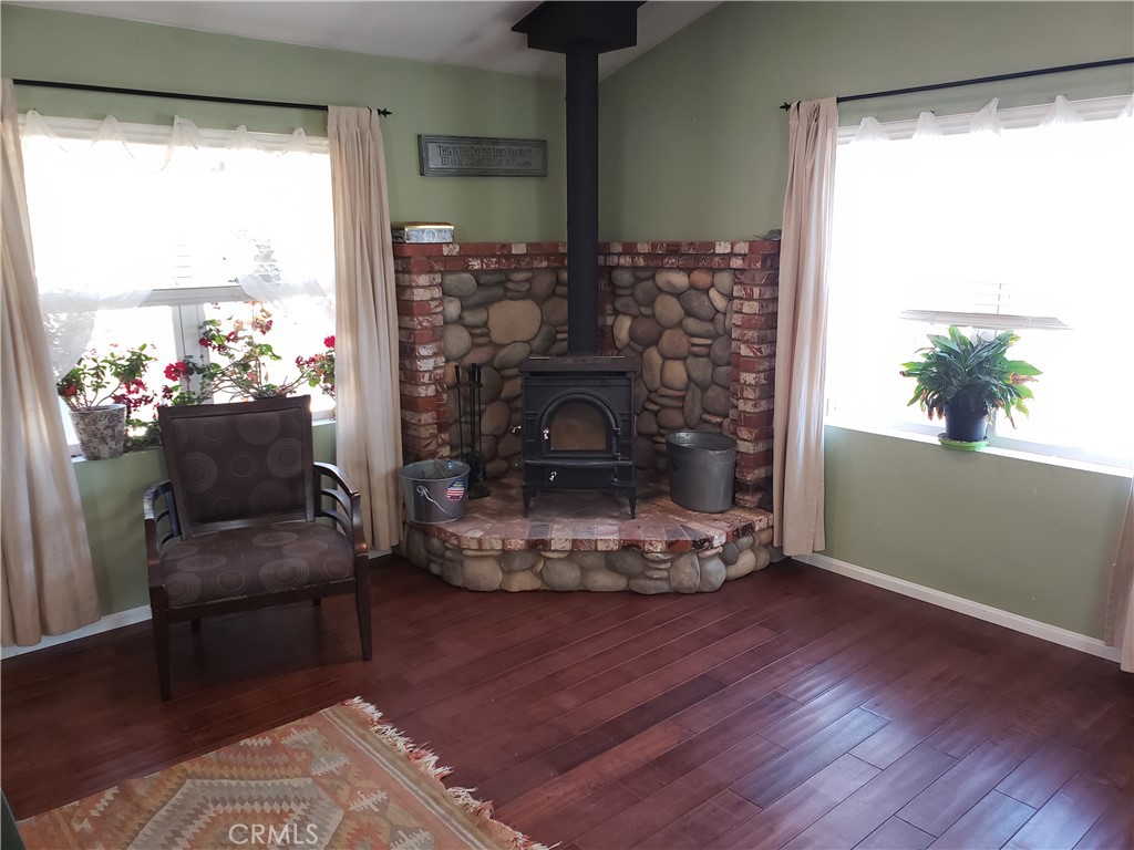 45385 5th Street Property Photo 4