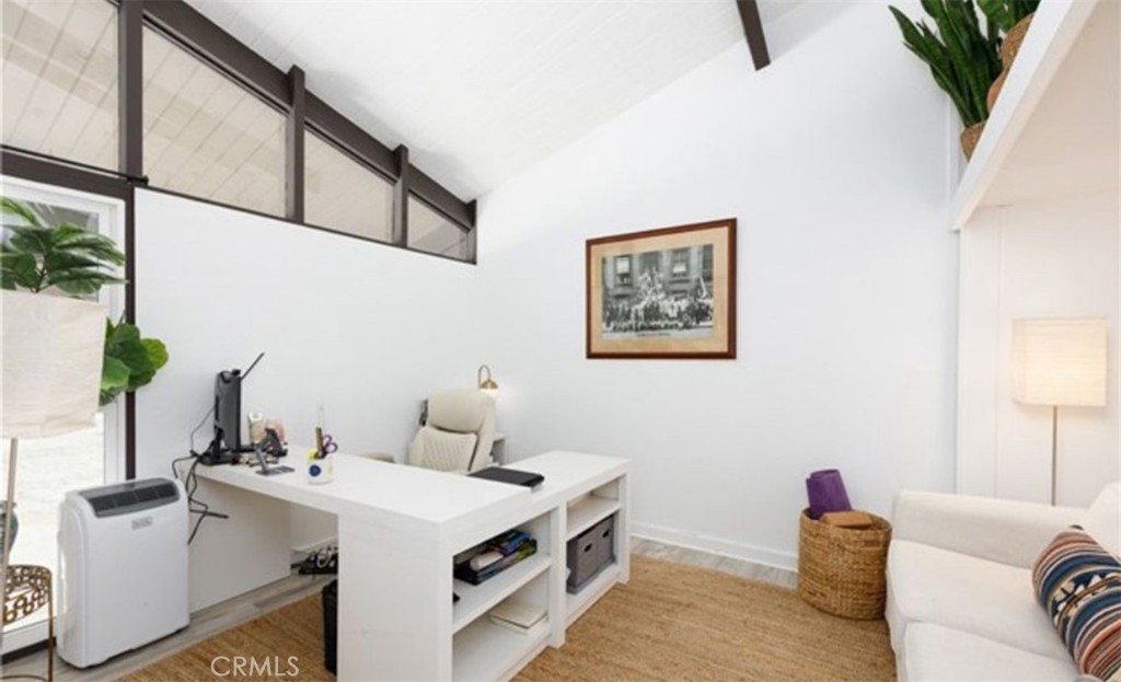 872 Sierra Vista Drive 10 Property Photo 8