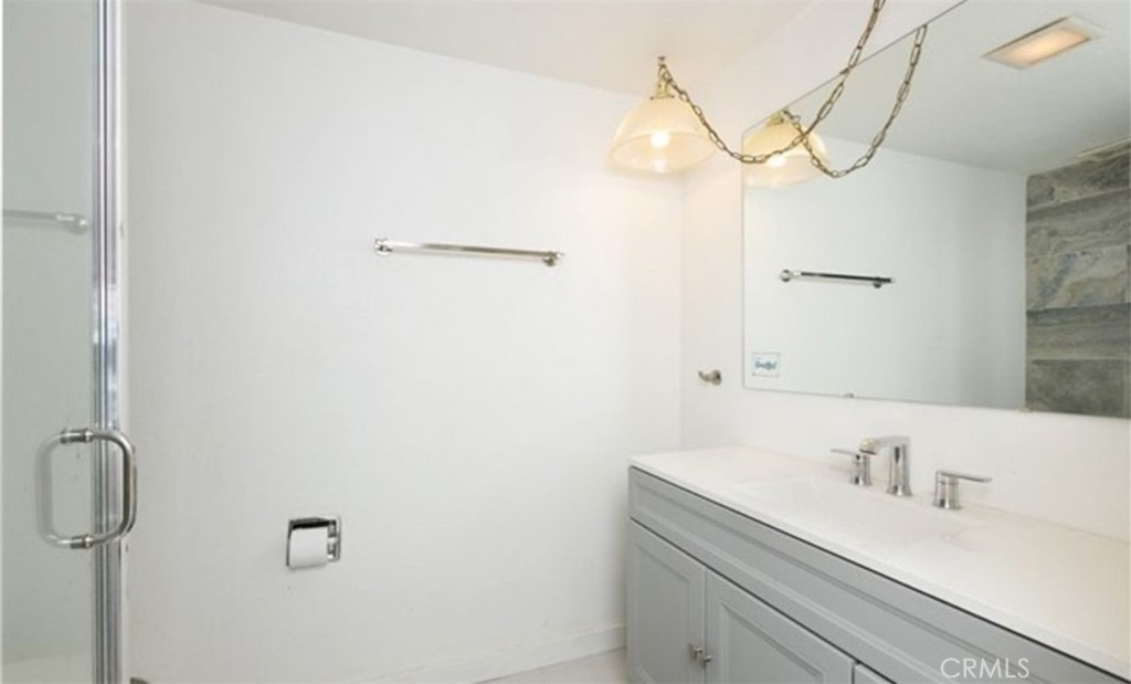 872 Sierra Vista Drive 10 Property Photo 14