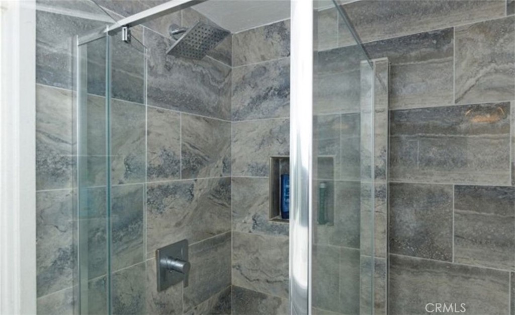 872 Sierra Vista Drive 10 Property Photo 15