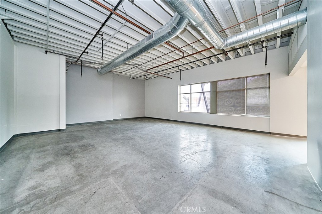 1175 Warner Avenue Property Photo 4