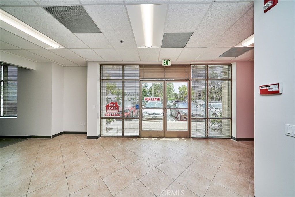 1175 Warner Avenue Property Photo 7