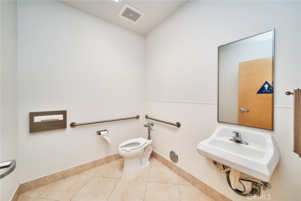 1175 Warner Avenue Property Photo 19