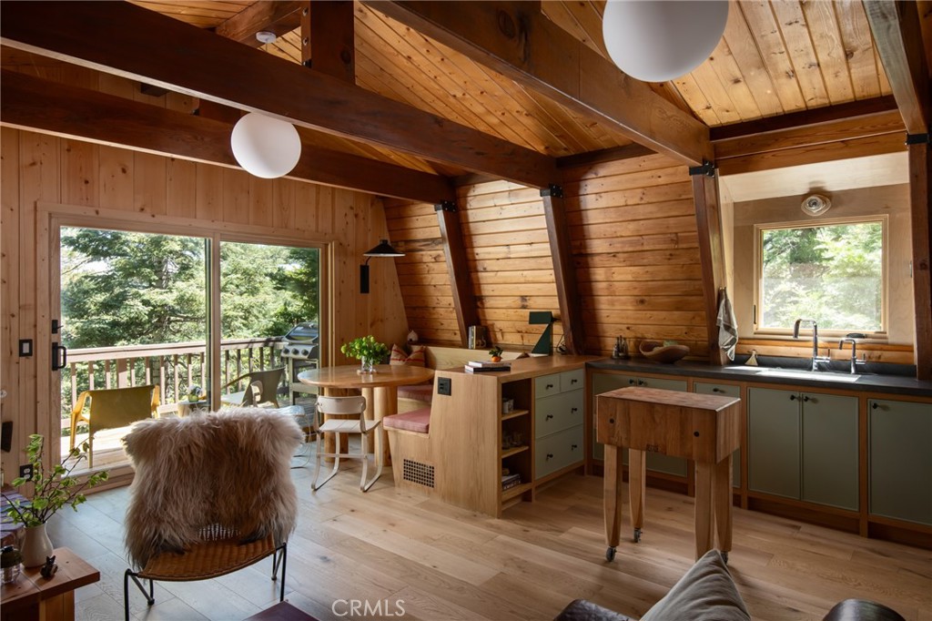 26486 Forest Lane Property Photo 4