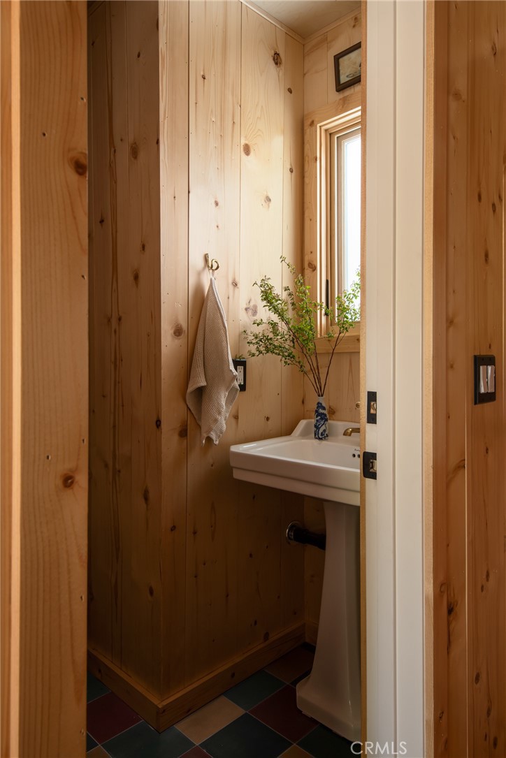 26486 Forest Lane Property Photo 10