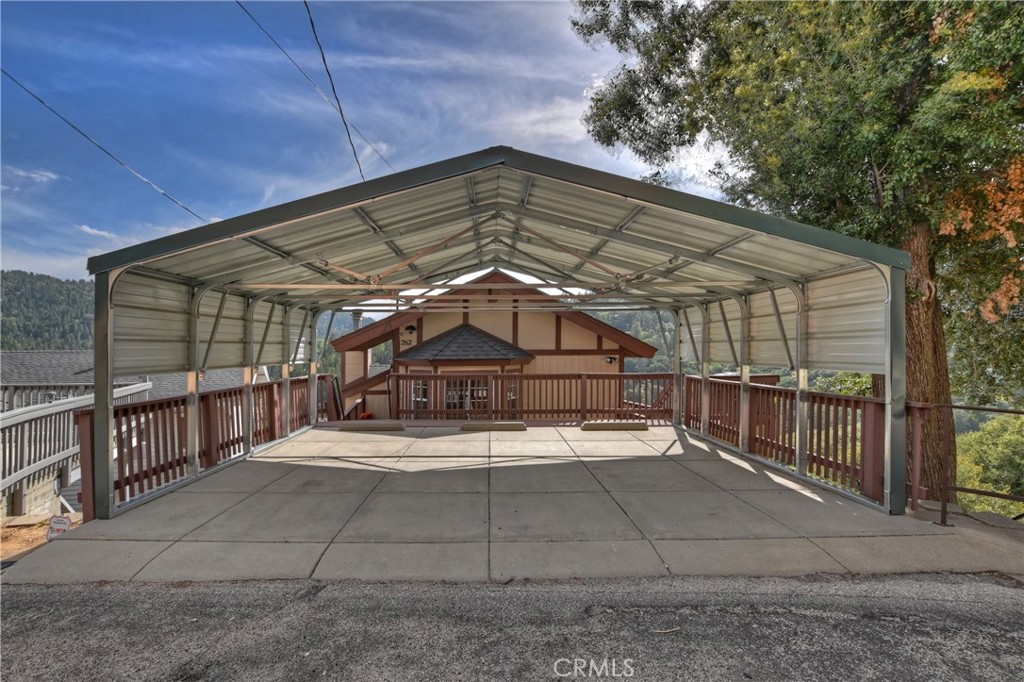 262 Delle Drive Property Photo 39