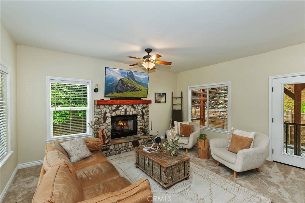 28589 Shenandoah Drive Property Photo 4