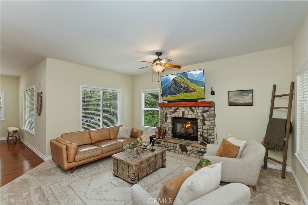28589 Shenandoah Drive Property Photo 5