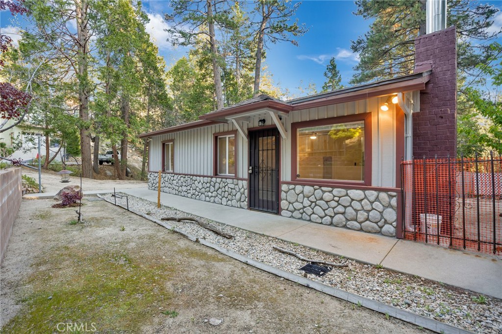32159 Cove Circle Property Photo 1