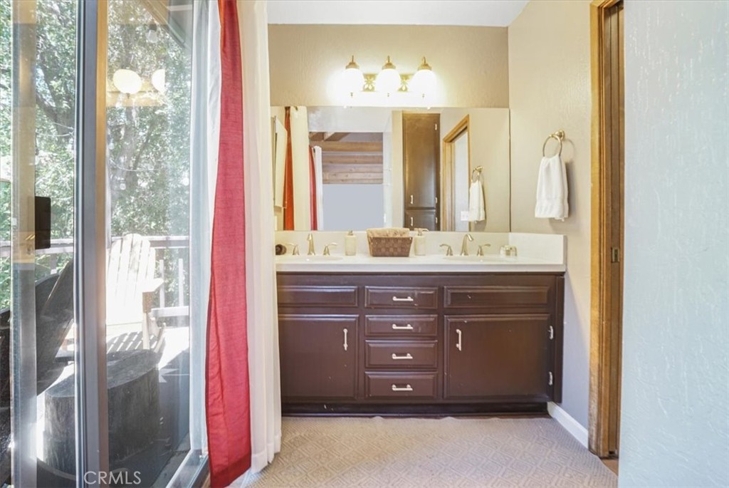 1033 Nadelhorn Drive Property Photo 30