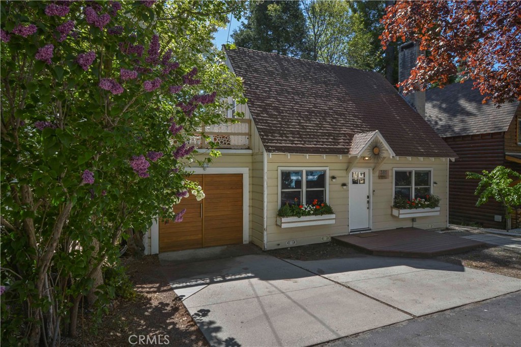 381 Maple Drive Property Photo
