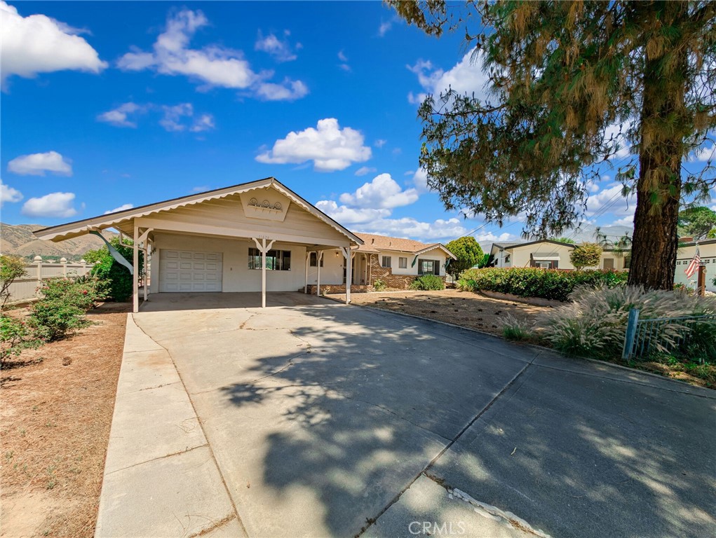 11674 Oak Lane Property Photo 1
